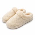 Hausschuhe Größe 40/41 aus Textil in Creme mit Plüschfutter und rutschhemmender Sohle